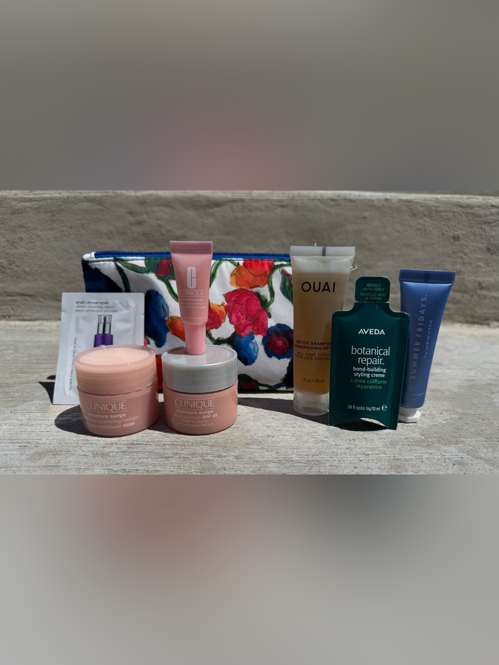 Clinique Sample Beauty Bundle - 8 Pieces